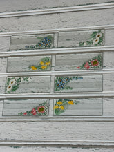 Load image into Gallery viewer, Vintage Floral Glass Place Cards | Set of 8
